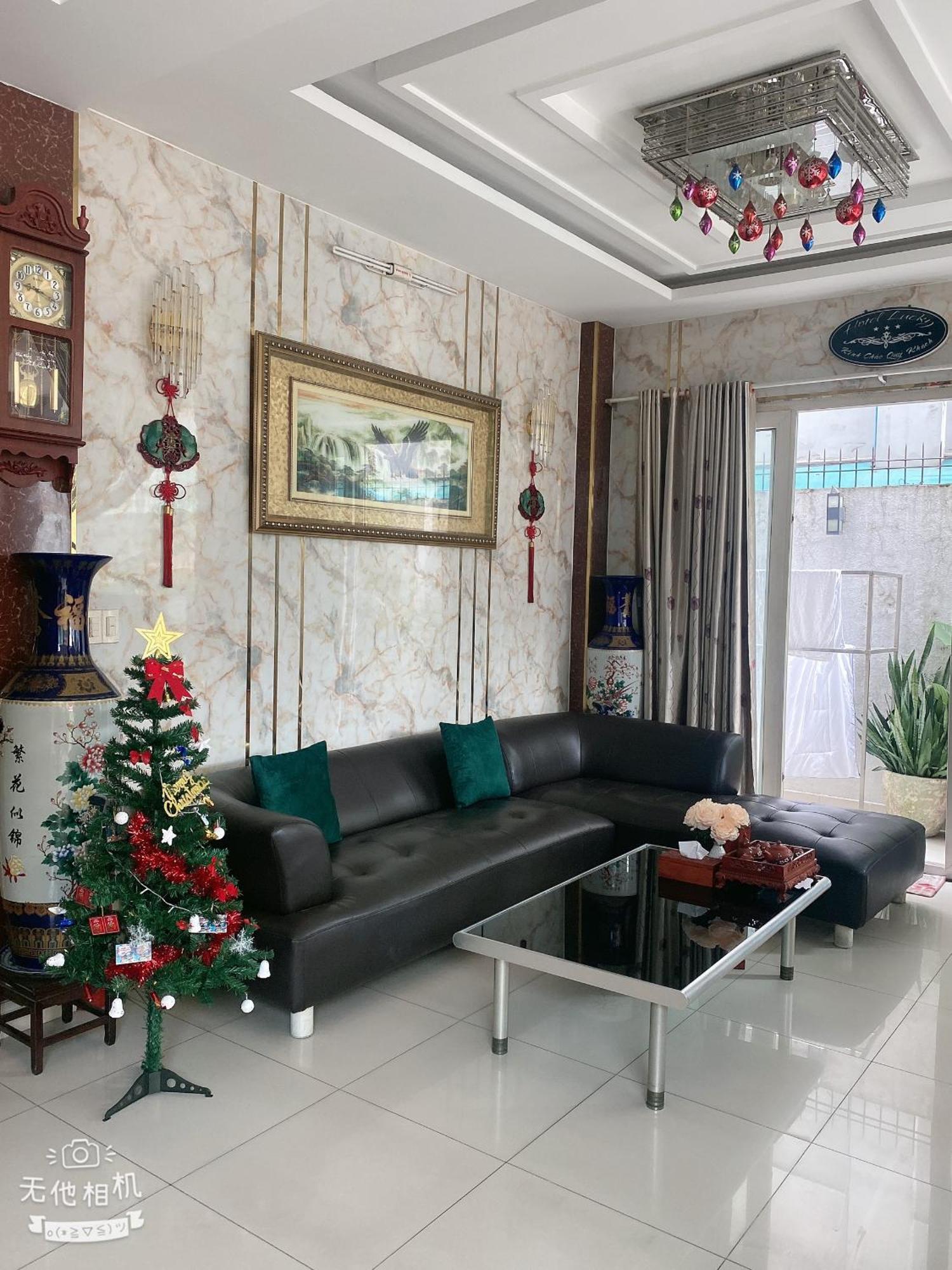 Lucky Khách sạn 3*